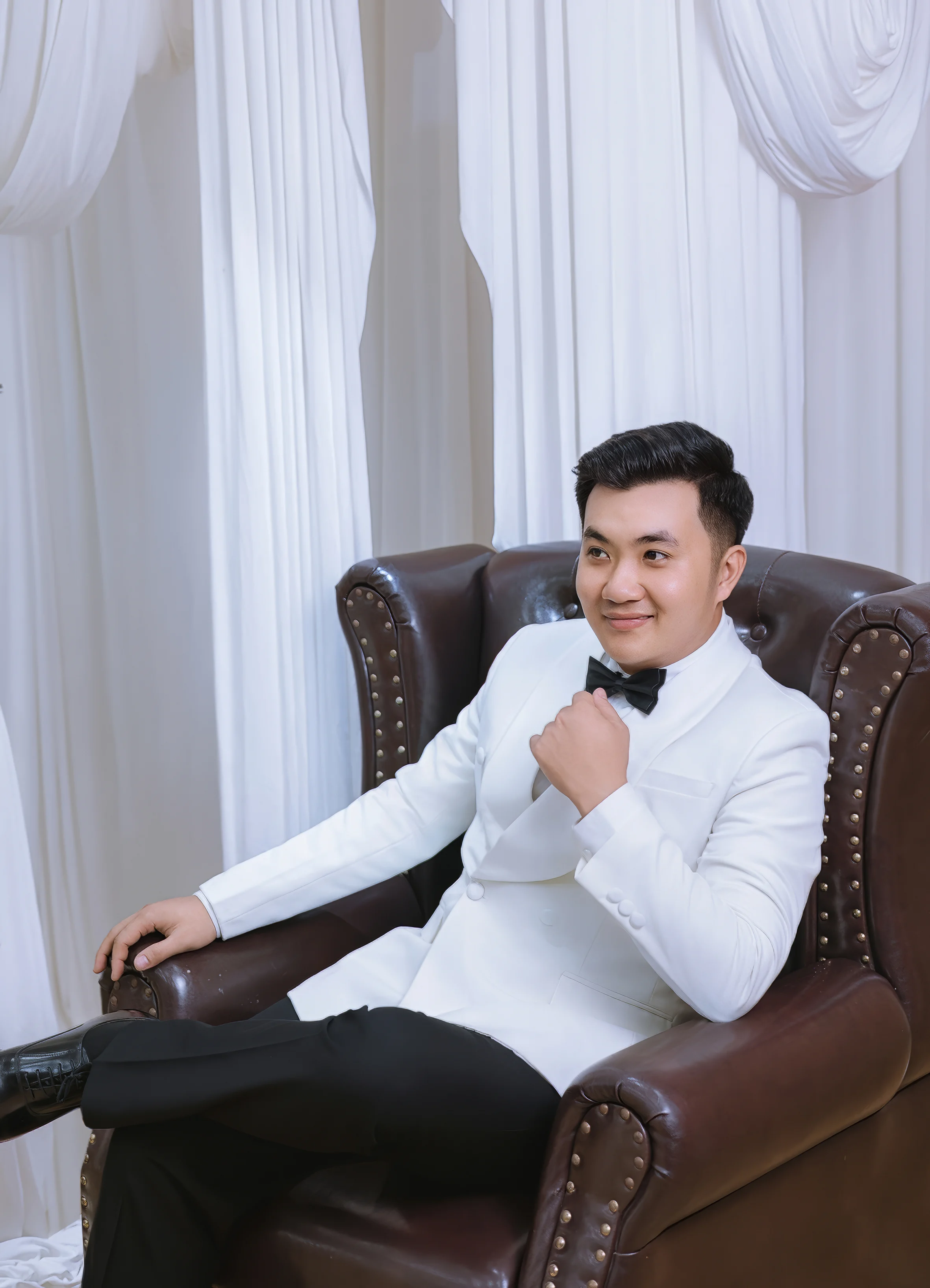VĂN HUY